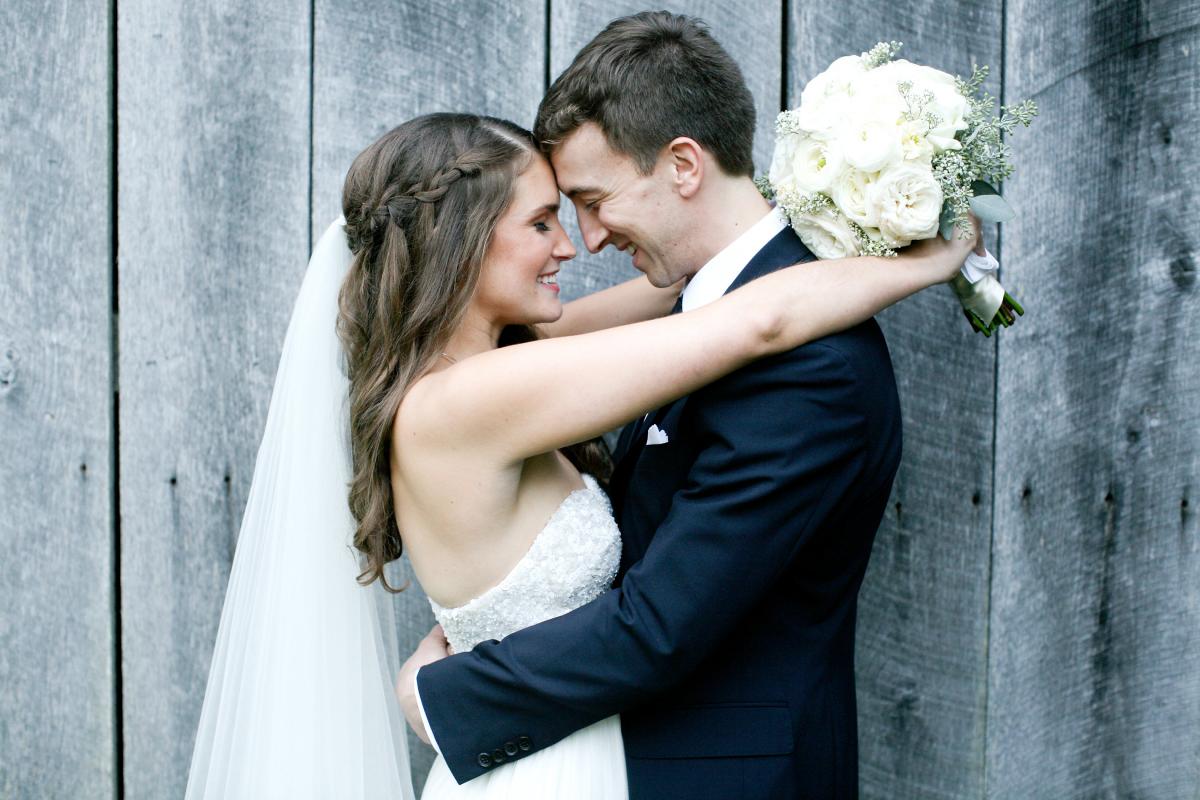 smiling wedding couple