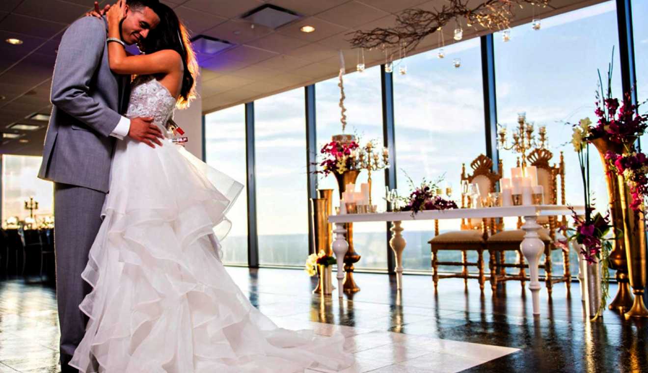 Wow-Factors - Event Furniture & Decor