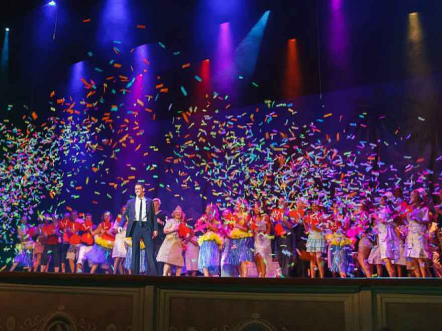 confetti on stage
