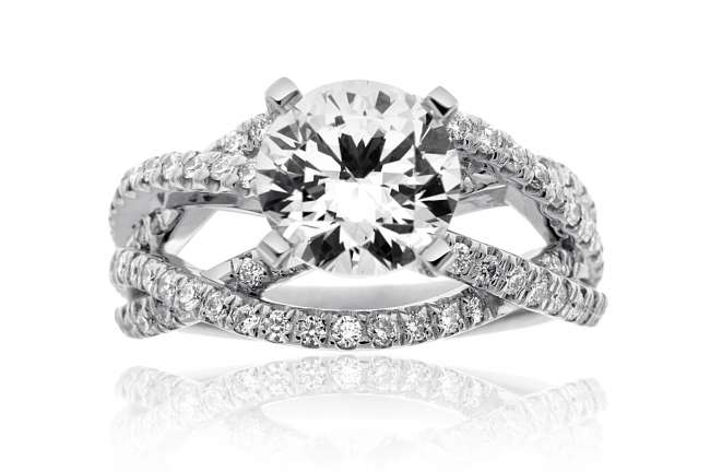 Engagement Ring With Round Diamond