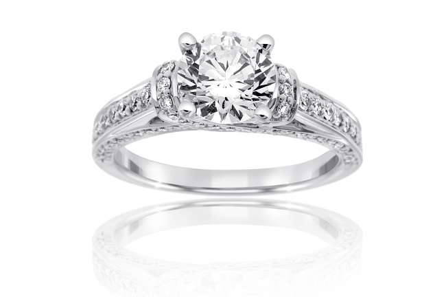 Engagement Ring With Round Diamond