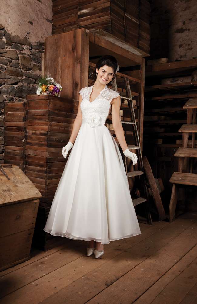 Rustic Bride with Gloves