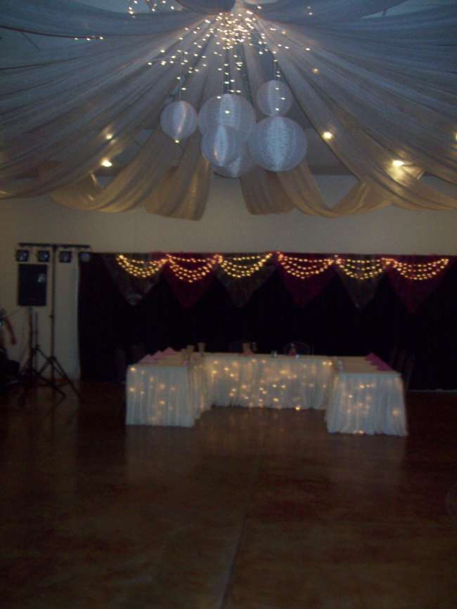 Horseshoe-Shaped Head Table in the Great Room