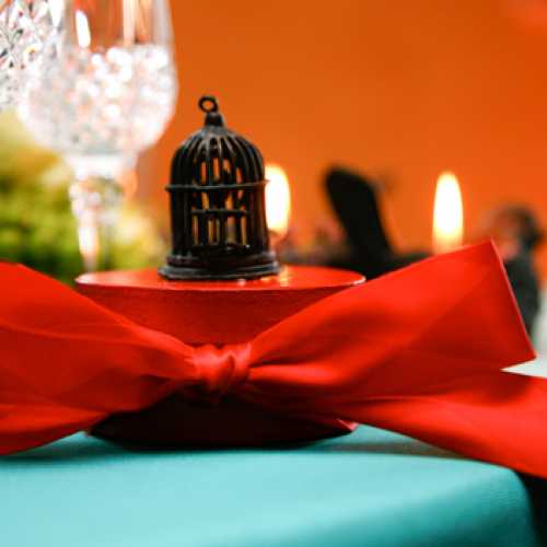 Turqoise and Red Table Setting